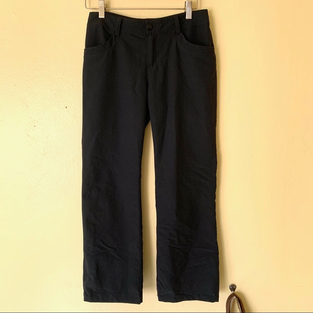 Women’s black Patagonia hiking pants